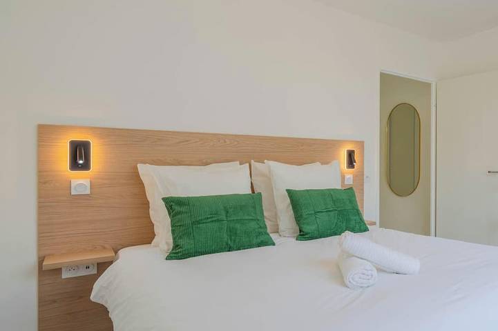 Ganze Wohnung, Apartment-Apartment-Ensuite mit Dusche-Stadtblick in Chessy, Seine-et-Marne