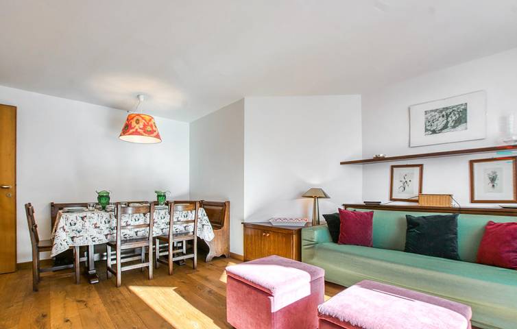 Ganze Ferienwohnung, Gemütliches Ski-Apartment mit Garage und Terrasse - 500m nach Breuil-Cervinia in Cervinia, Valtournenche