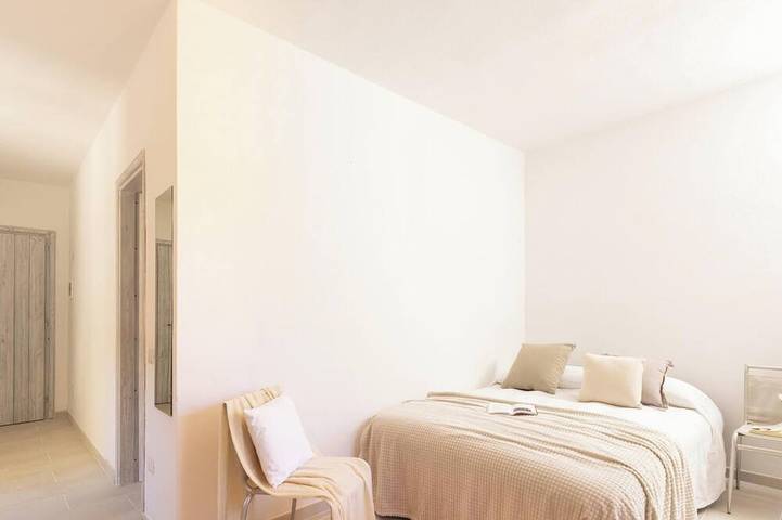 Entire apartment, Studio Aura by Propertize - centro Olbia in Terranoa/Olbia, Olbia