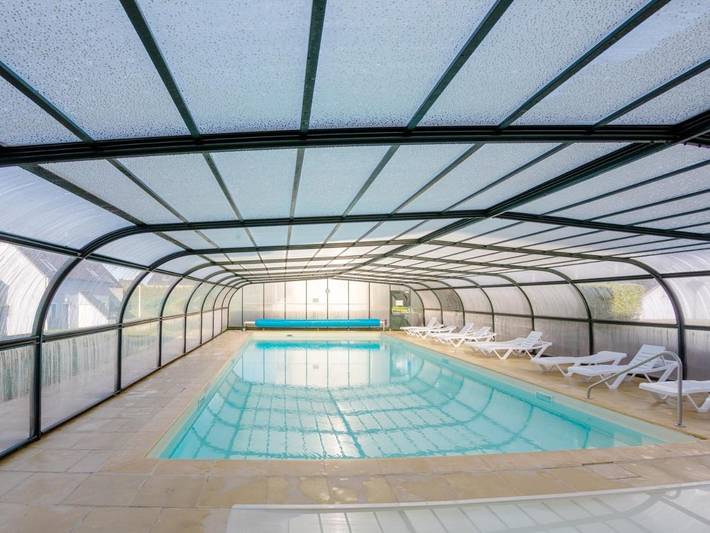 Location de vacances pour 6 personnes, avec jardin ainsi que terrasse et piscine à Saint-Nic - 3