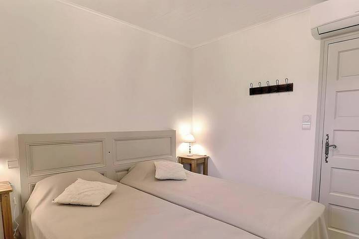 Location de vacances pour 6 personnes, avec Jacuzzi et Jardin à Cheminas - 2
