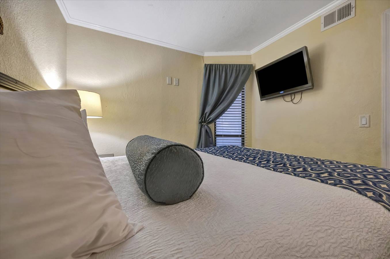 Apartamento entero, Waterfront Resort Condo Balcony Heated Pool in Tampa, Tampa Bay