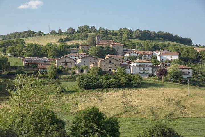 Casa de vacaciones para 8 personas, con vistas y jardín, Se admiten mascotas en Ulzamaldea - 3