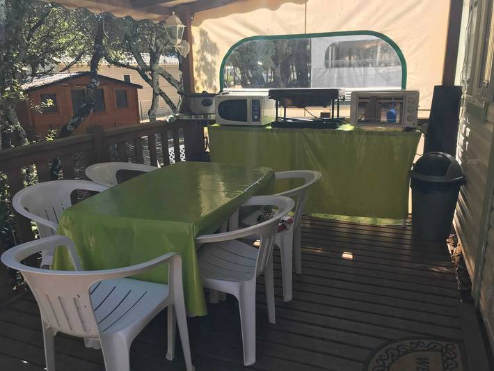Location de vacances pour 8 personnes, avec terrasse et piscine à Orgnac-l'Aven - 4