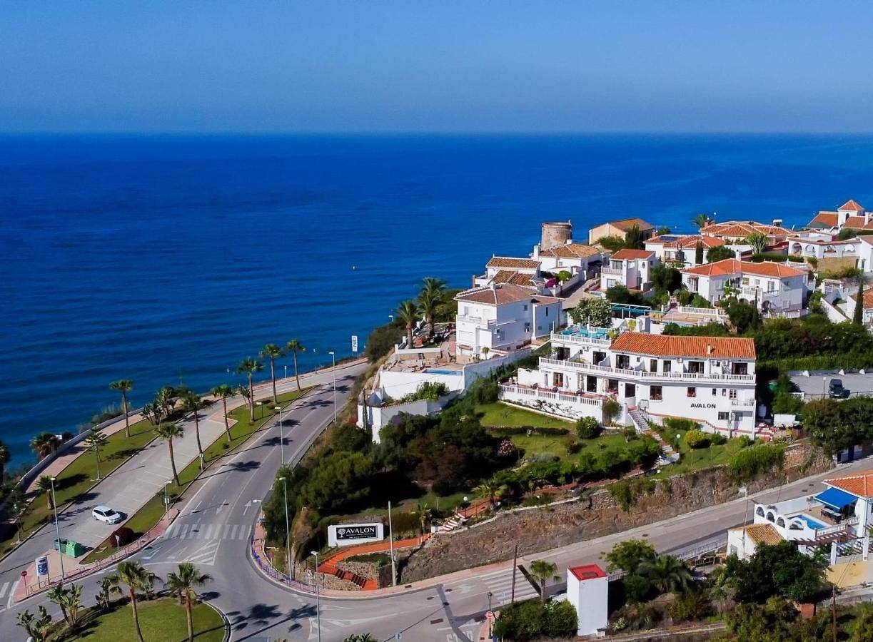 Double or Twin Room with Terrace and Sea View in Urbanización Punta Lara, Nerja