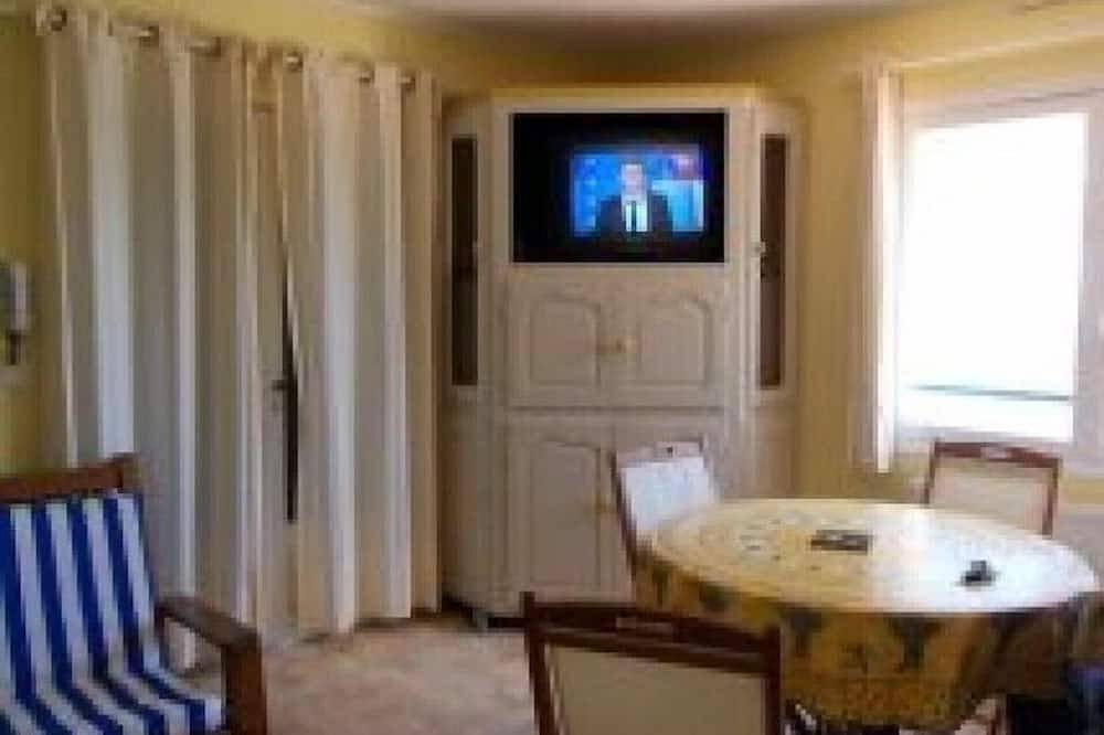 Ganze Wohnung, 2 bedroom apartment in Gigaro Beach in Gigaro, La Croix-Valmer
