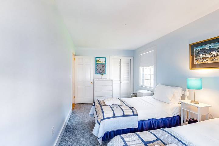 Vacation rental for 4 people, with yard and terrace in Martha's Vineyard