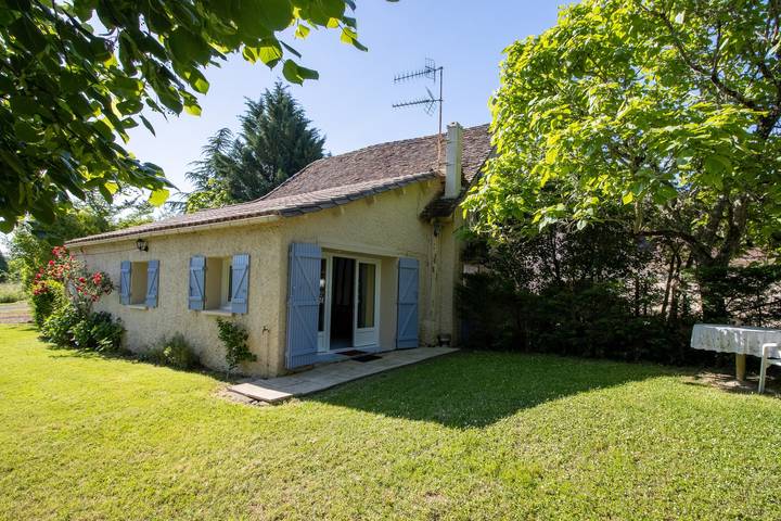 Casa rural en el campo – Escapada relajante con piscina en Ginestet in Ginestet, Périgord Pourpre