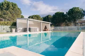 Gîte pour 5 personnes, avec vue ainsi que jardin et piscine à Ginestas