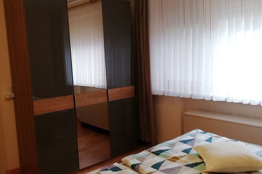 Ganze Wohnung, Neue, ruhige, kl. Fewo für 2 keine Haustiere- Nichtraucher/ in Wehlen (Rheinland-Pfalz), Bernkastel-Kues