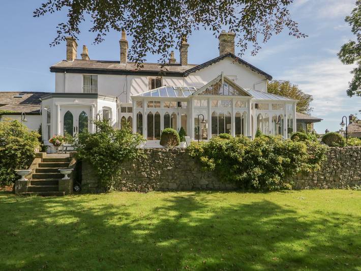 Holiday rental for 24 people, with Garden in Barrow-in-Furness