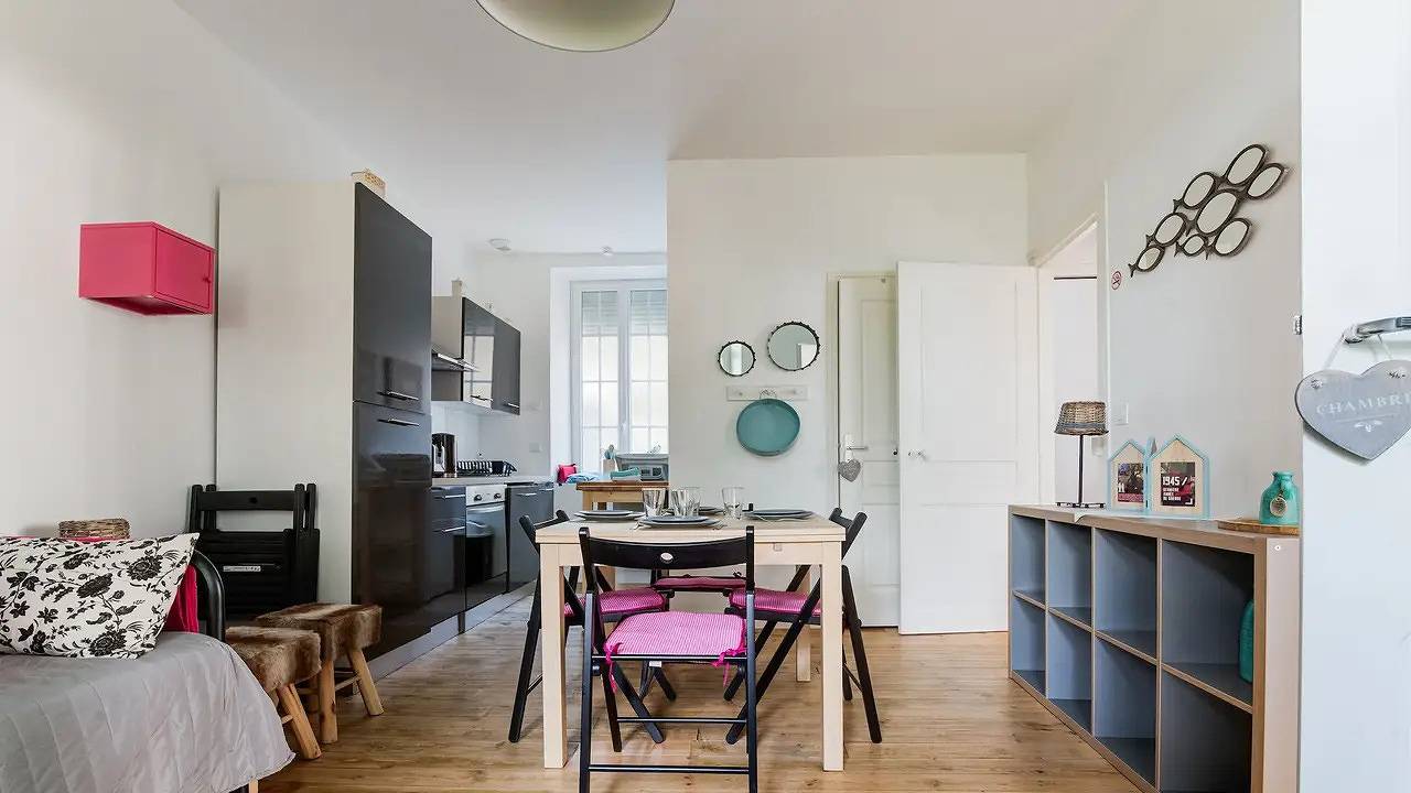 Apartamento vacacional entero, Apartamento de vacaciones para 3 personas con jardín in Saint-Benoît-de-l'Aure, Región de Bayeux