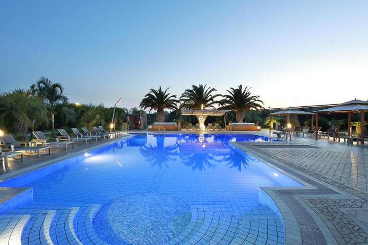 Vakantiepark voor 2 personen, with zwembad and sauna as well as tuin and whirlpool in Apulië