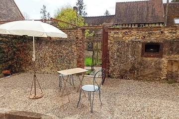 Gîte pour 2 personnes, avec terrasse à Dicy