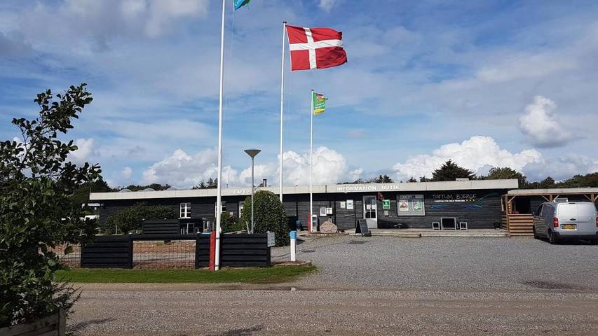 Camping für 4 Personen, mit Terrasse und Ausblick in Limfjord