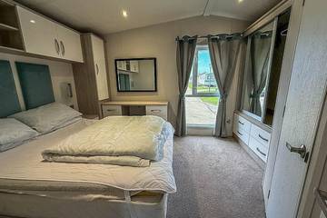 Bungalow for 6 People in Waveney District, Suffolk, Photo 1