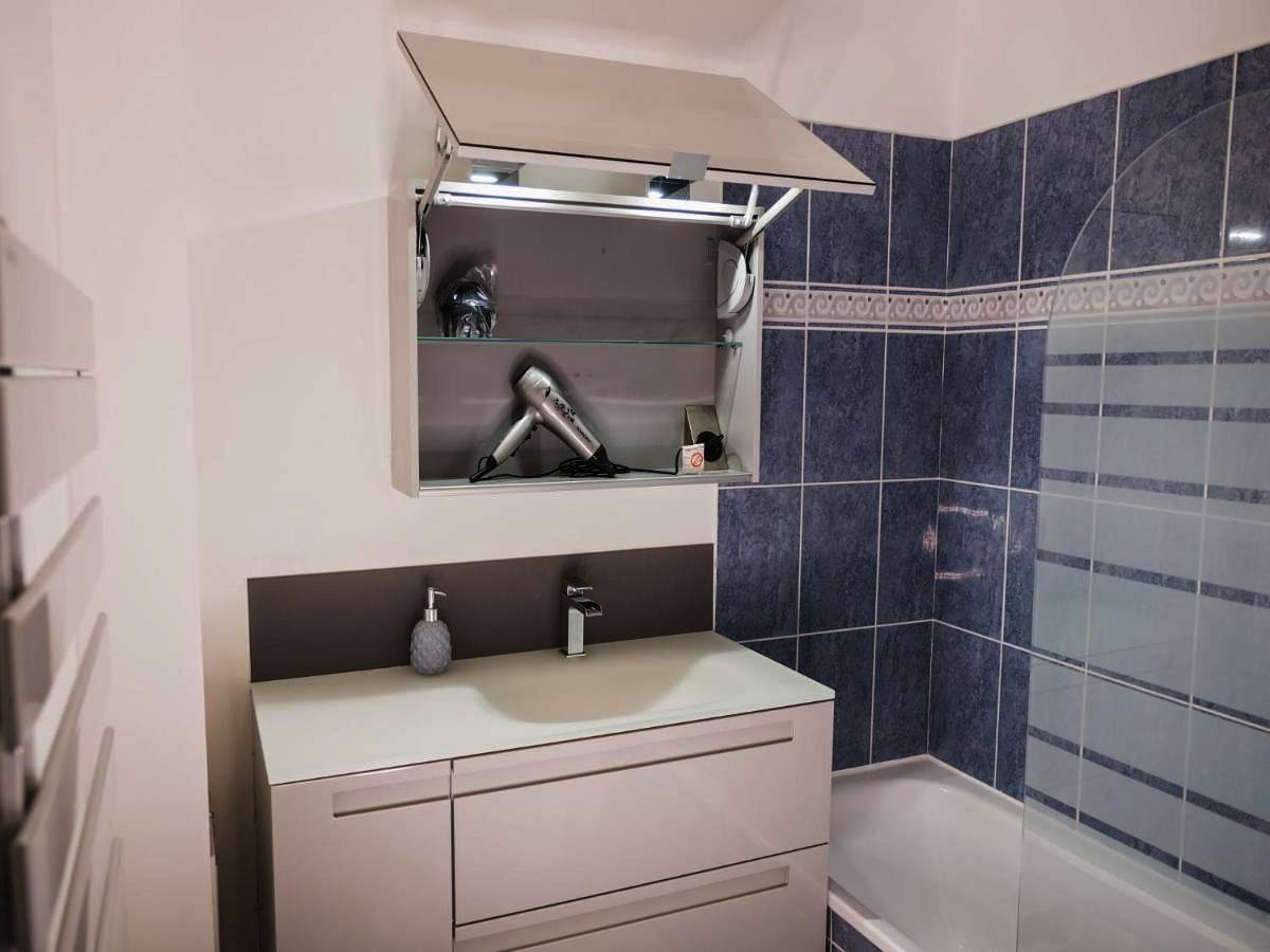 Appartement entier, Two-Bedroom Apartment in Bussy-Saint-Georges, Seine-et-Marne