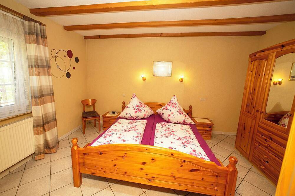 Ganze Wohnung, Ferienwohnungen Haus Petra - Wohnung Nr.1 in Gleiszellen-Gleishorbach, Südliche Weinstraße
