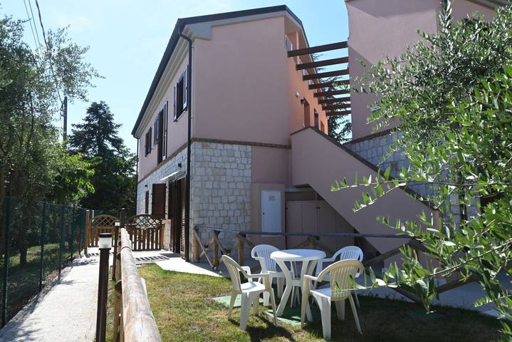 Appartamento vacanze per 3 persone, con giardino - 1