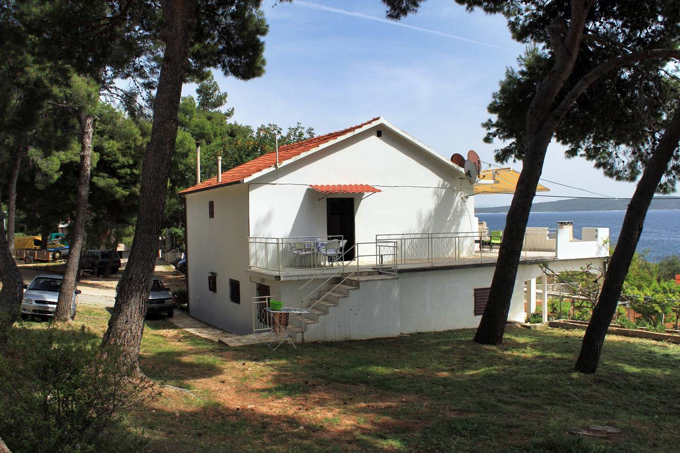 Ganze Wohnung, 2-Zimmer-Ferienwohnung am Strand Ivan Dolac, Hvar A-5709-b in Hvar