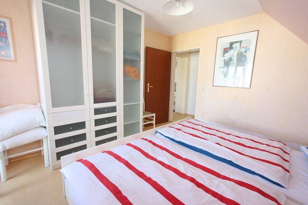 Entire apartment, Haus Buchholz apartment 4 for families and groups of multiple apartments. in Liesenich, Cochem-Zell