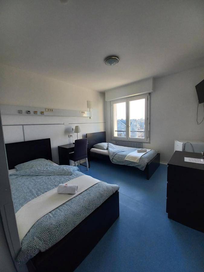 Double Room with Private Bathroom in Orthez, Béarn