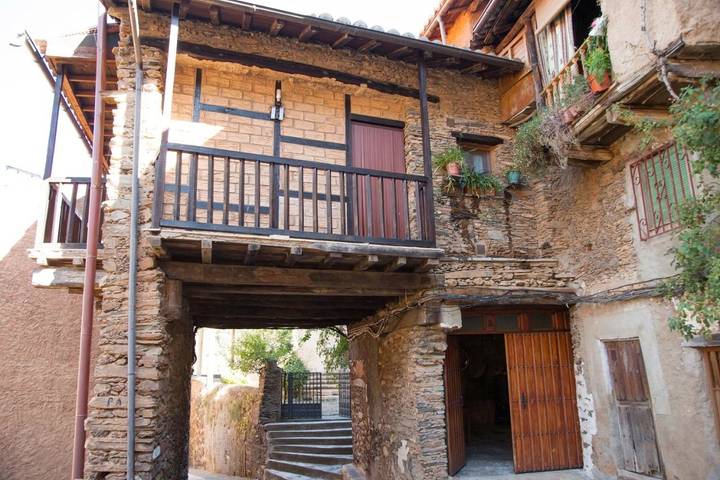 Apartamento para 12 personas, con Balcón y Terraza además de Jardín y Piscina en Robledillo de Gata