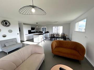Gîte pour 6 personnes, avec jardin ainsi que terrasse et vue à Château-Gaillard (Ain)