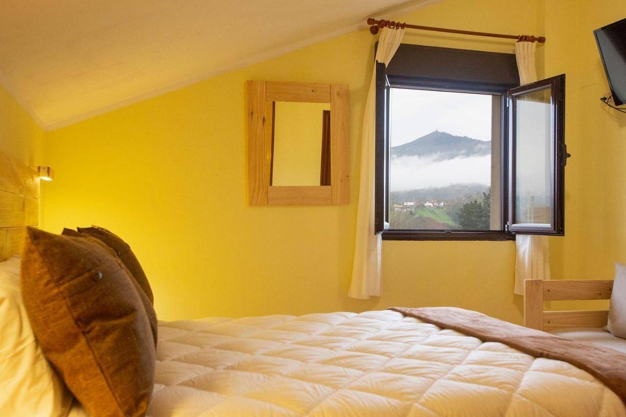 Budget Double Room in Cangas de Onís, Côte Cantabrique