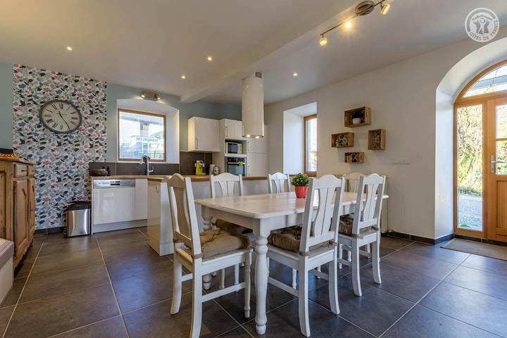 Gîte pour 4 personnes, avec balcon à Burettes - 2