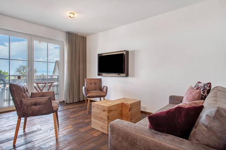 Ganze Wohnung, Obst- und Ferienhof Lehle - Wohnung Cox Orange mit Gemeinschaftsterrasse, Garten und Wlan in Immenstaad, Immenstaad am Bodensee