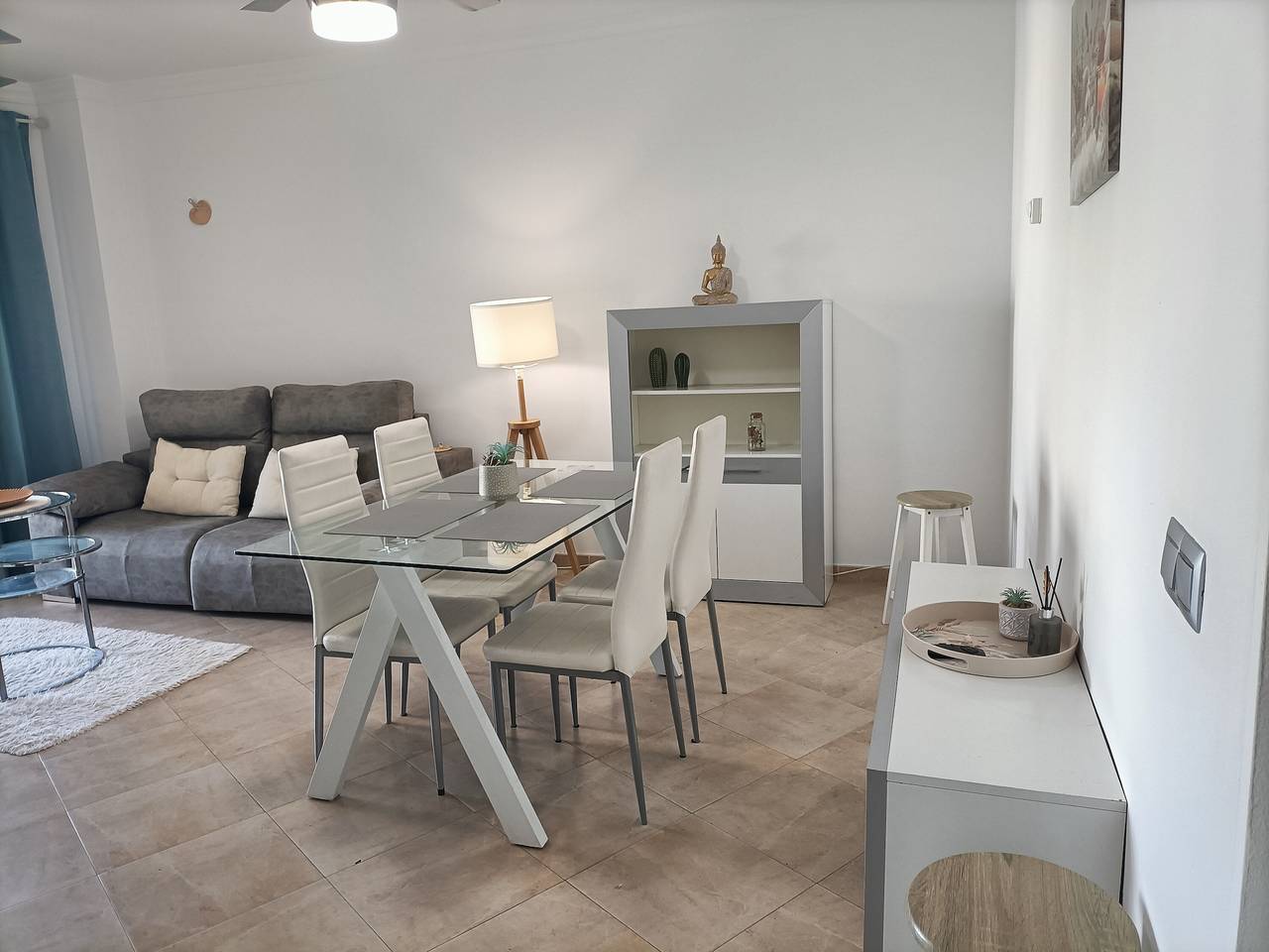 Entire apartment, Apartment 'Solnerja' with Mountain View, Private Terrace and Wi-Fi in Nerja Centre, Nerja