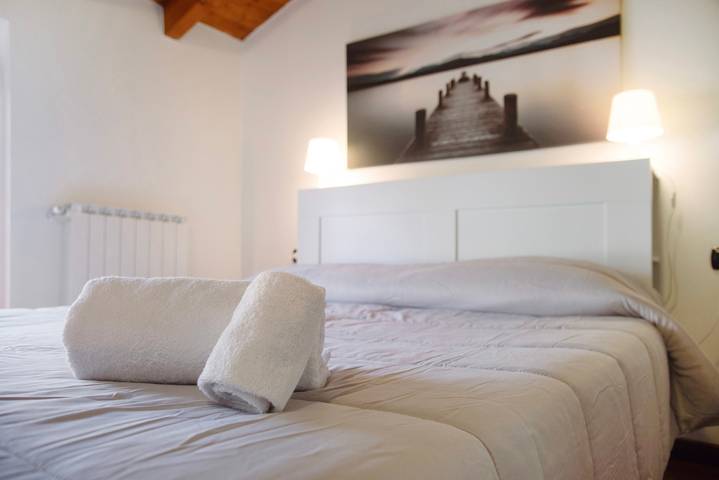 Apartamento inteiro, Apartamento "Relax entre Montanhas e Lagos" com varanda e Wi-Fi in Brenta (desambiguação), Lago Maggiore (Lombardia)