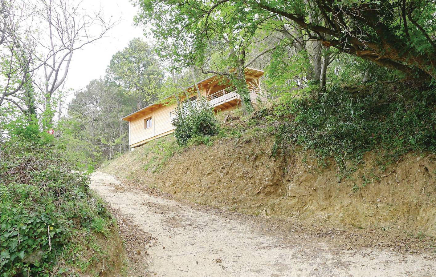 Charmant appartement de 90m2 avec piscine et parking in Bordezac, Parc national des Cévennes