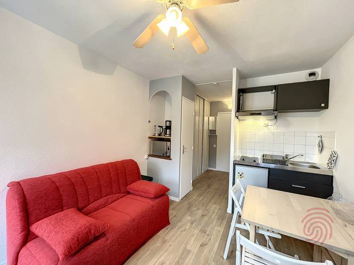 Appartement entier, Appartement F2 avec balcon, proche des Thermes à Lamalou-les-Bains, Animaux Acceptés, Parking Gratuit in Lamalou-les-Bains, Région de Béziers