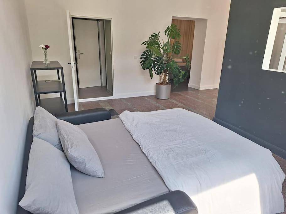 Geheel appartement, Two-Bedroom Apartment in Weissensee (Berlin), Berlijn