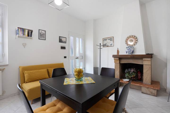 Appartamento intero, Appartamento 'Lunigiana - Casa Anita con Giardino Privato, Wi-Fi e Aria Condizionata' in Colombiera-Molicciara, Castelnuovo Magra