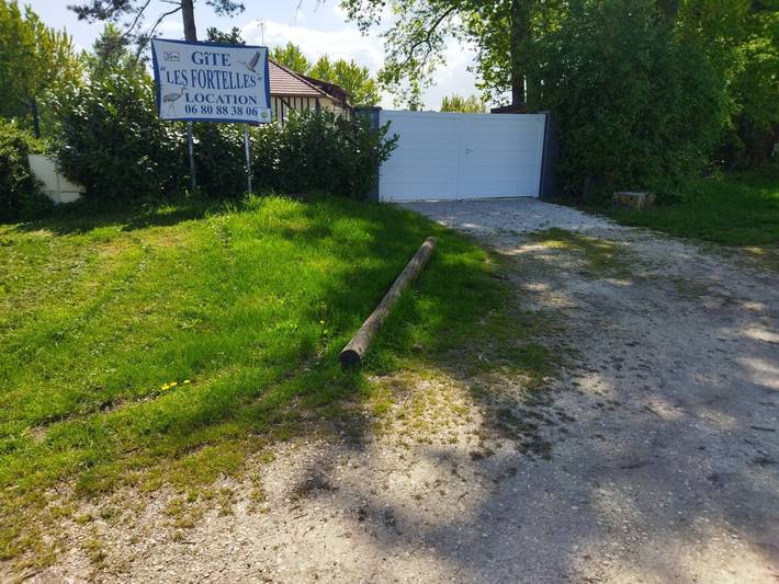 Gîte pour 6 personnes, avec balcon ainsi que jardin et vue sur le lac à Châtillon-sur-Broué - 2