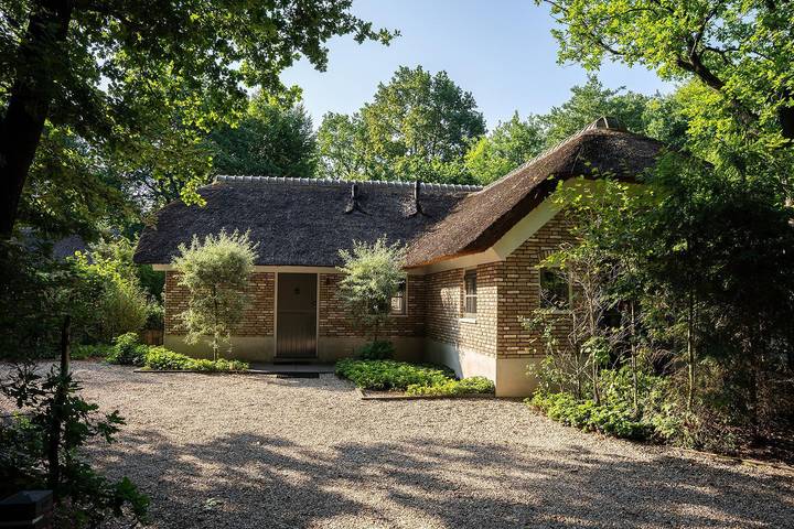 Ferienhaus für 16 Personen, mit Balkon/Terrasse und Terrasse sowie Garten und Sauna in Gelderland