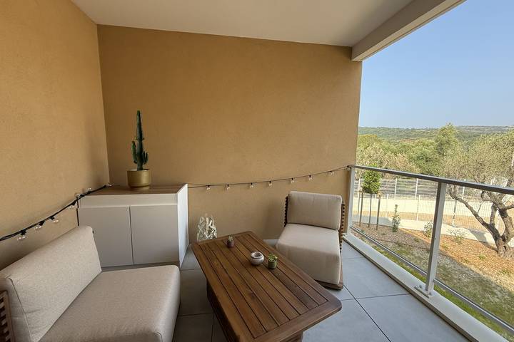 Studio entier, Studio moderne - terrasse - piscine in Villeneuve-Loubet, Côte méditerranéenne (France)