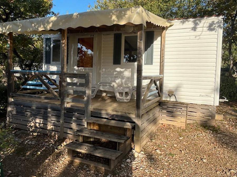 Flower Camping l'Epi Bleu - Mobilhome 4 personas - Estándar 21m² (2 habitaciones) + 8m² terraza cubierta in Banon, Forcalquier region