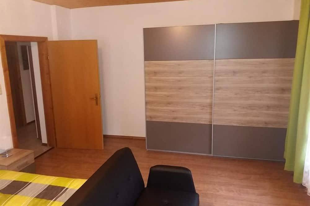 Ganze Wohnung, Ferienwohnung Alex - Ferienwohnung, Dusche, Wc, 2 Schlafräume in Heiligenblut, Oberkärnten