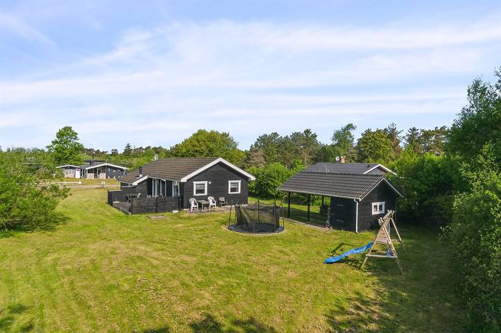Feriehus for 6 personer, med jacuzzi og have samt terrasse, husdyr tilladt - 1