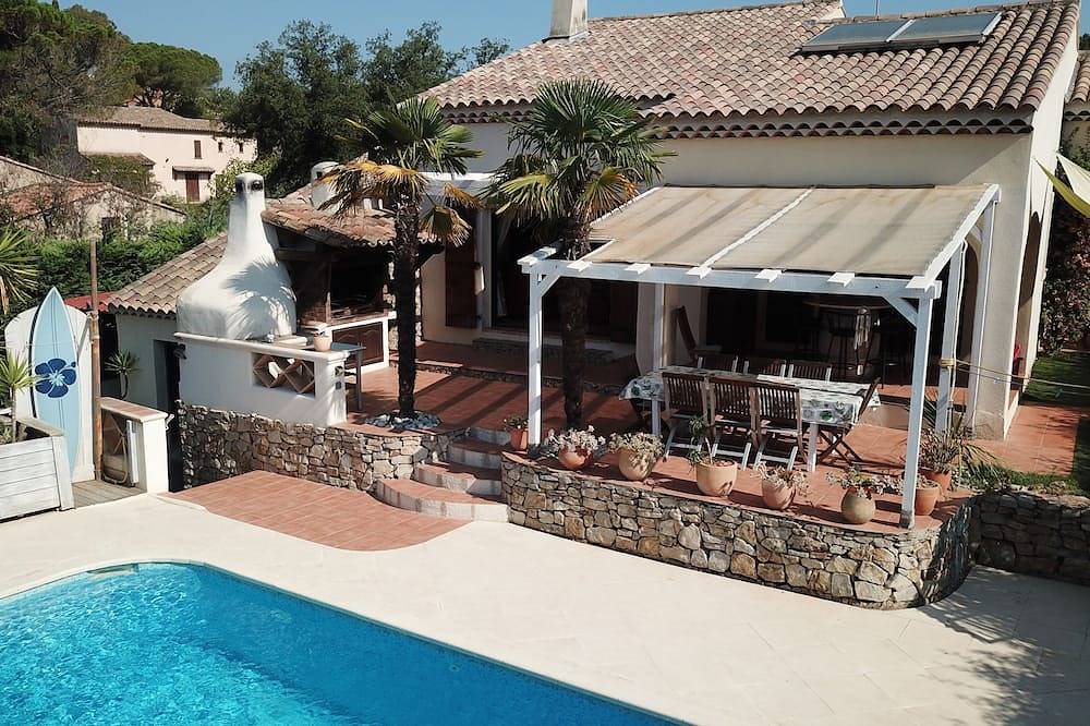 Fréjus, bella villa esposta a sud, piscina riscaldata, vista dominante a 5 km dalle spiagge in Frejus, Draguignan e dintorni