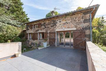 Maison de campagne pour 10 personnes, avec jardin, adapté aux familles en Ardèche