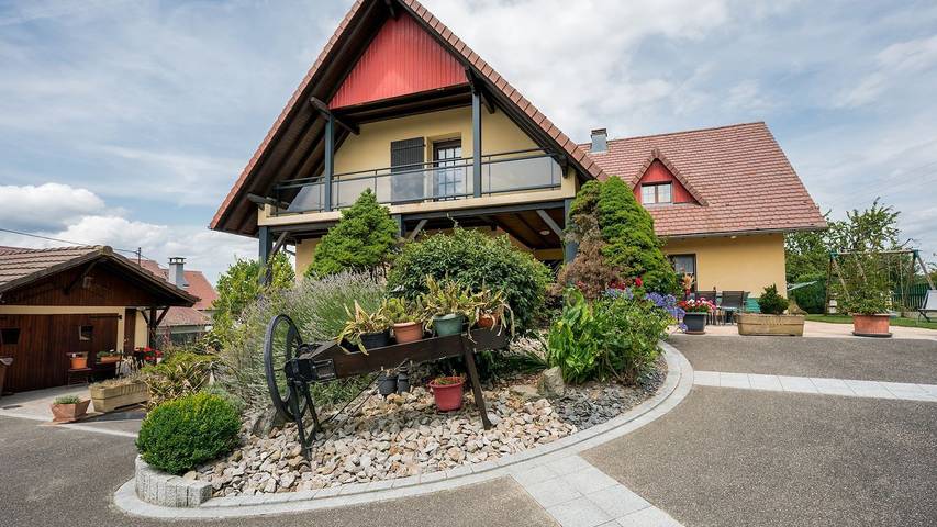 Gîte pour 10 personnes, avec jardin et terrasse à Ruederbach