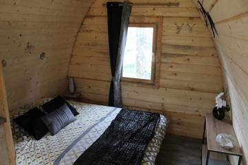 Gîte pour 2 personnes, avec bassin pour enfant et vue ainsi que piscine et jardin à Limogne-en-Quercy