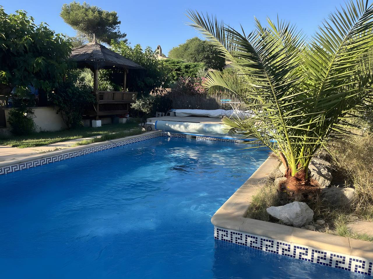 Estudio entero, Estudio 'La Dolce Vita' con piscina compartida, Wi-Fi y aire acondicionado in Lambesc, Region de Aix-en-Provence