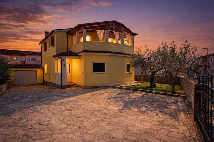 Holiday House with pool Lili, Pet friendy in Vodnjan, Grad Vodnjan