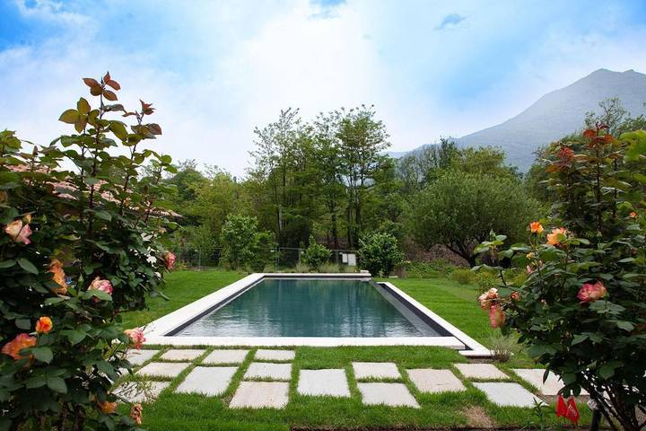 B&b per 4 persone, con Balcone e Terrazza nonché Giardino e Piscina a Comune di Mergozzo